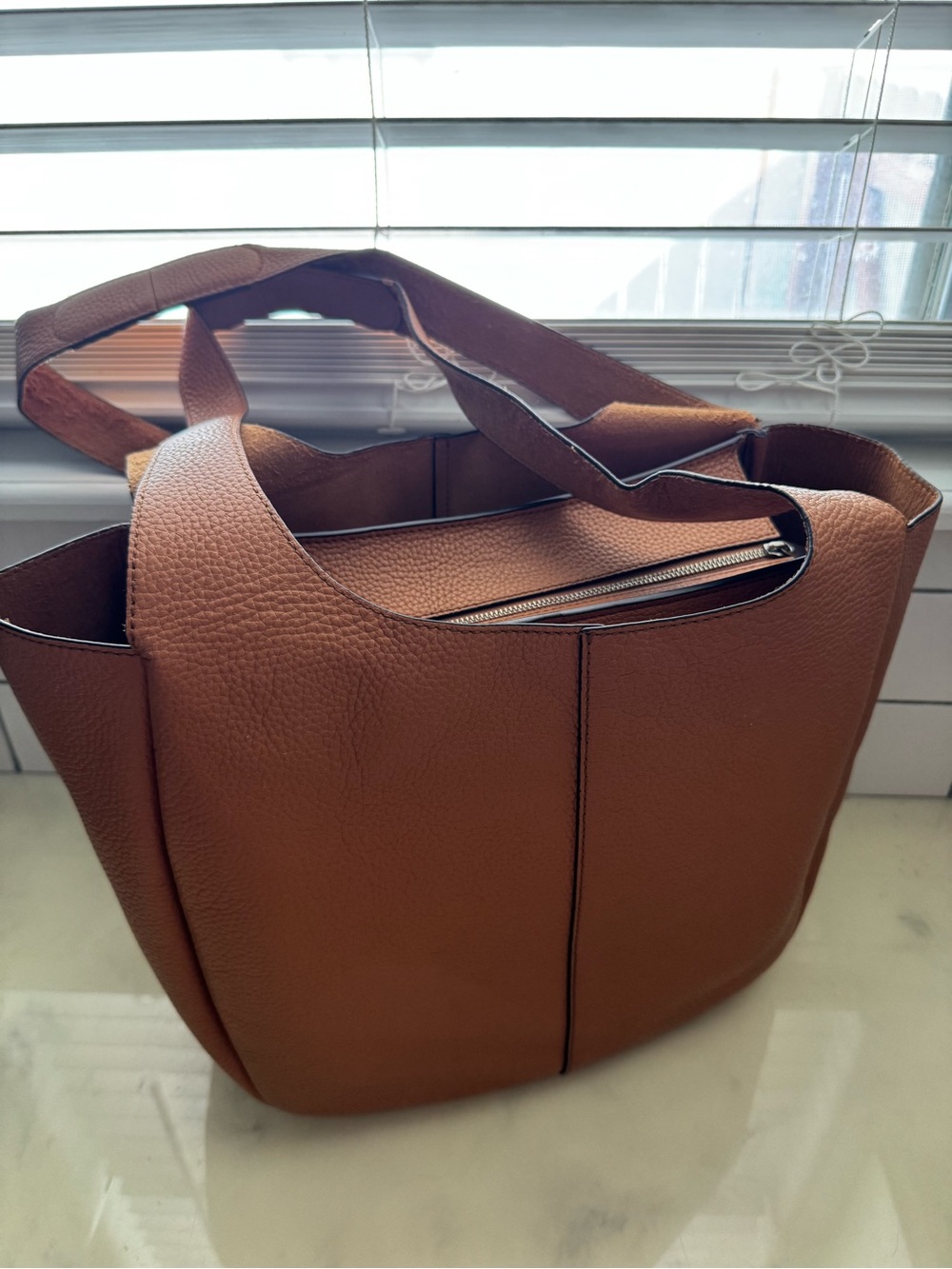 Women's Leather Tote Bag in Tan - Oroton